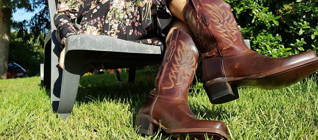 Ariat Women’s Western Boots: Click NOW & See Why They Are A Top Seller